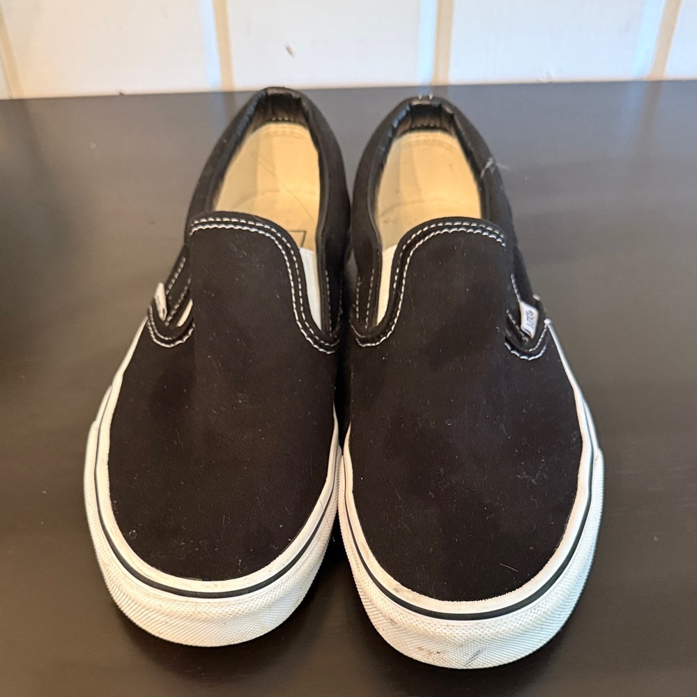Vans Classic Black and White Slip-On Sneakers - women’s sz 8